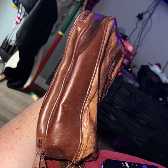 Vintage ALiz brown two tone crossbody purse 4 zipper pockets on the outside - Picture 10 of 10